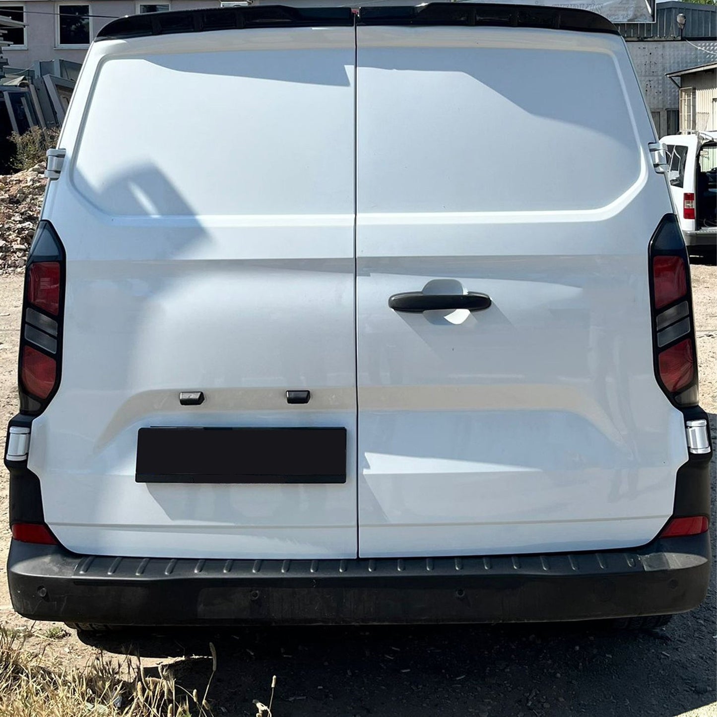 Ladekantenschutz für Ford Transit Tourneo Custom V710 2023-2025 Schwarz ABS OMAC DE