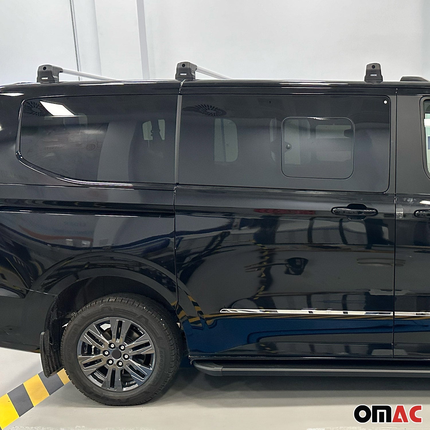 Dachträger für Ford Transit Custom / Tourneo Custom 2023-2025 75kg Silber 3 tlg OMAC DE