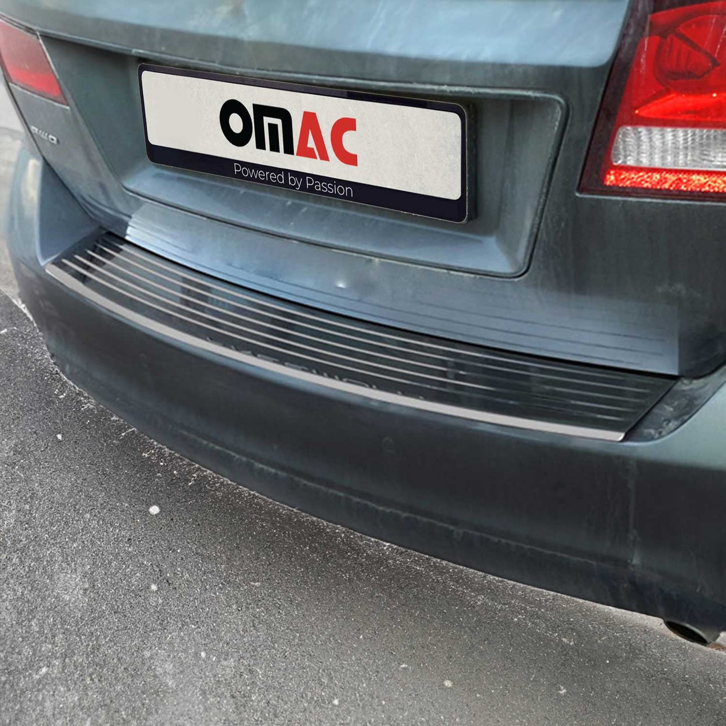 Ladekantenschutz Stoßstangenschutz für Fiat Freemont 2011-2016 Edelstahl Dunkel OMAC DE
